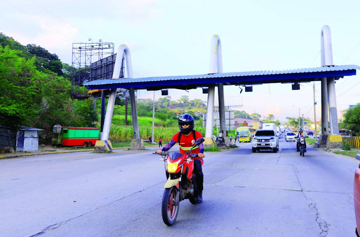<b>Hace seis años las casetas fueron destruidas y quemadas por la entonces alianza de oposición.</b>
