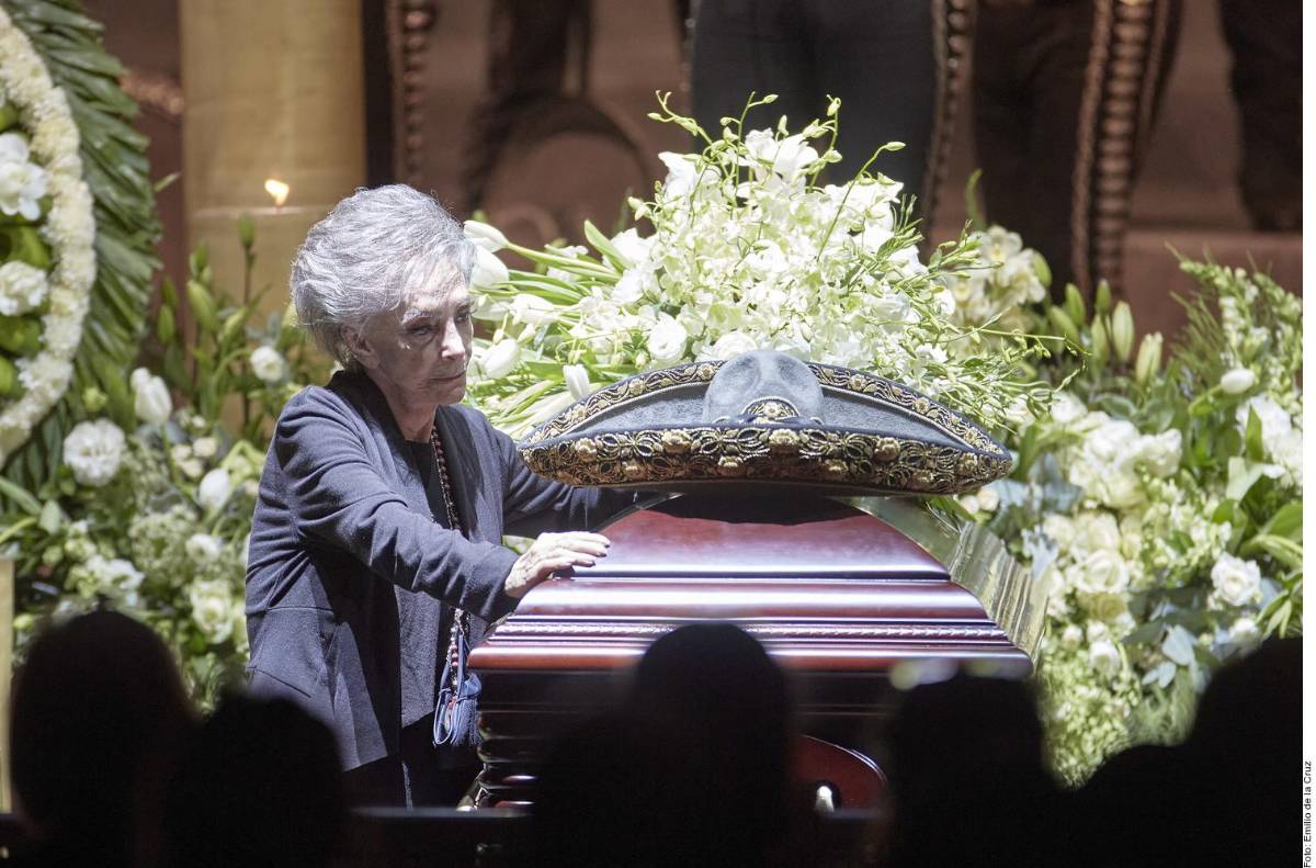 Así es la vida de Cuquita, la esposa de Vicente Fernández, tras quedarse viuda