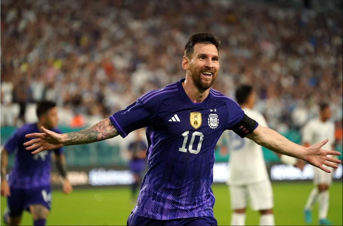 La sonrisa de Messi tras su golazo contra Honduras.