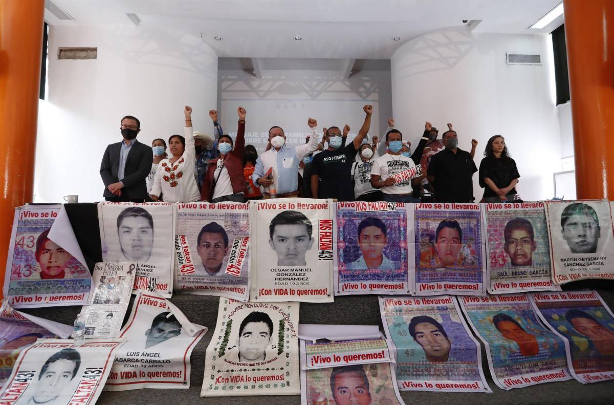 México niega ocultar información sobre desaparición de 43 estudiantes en 2014