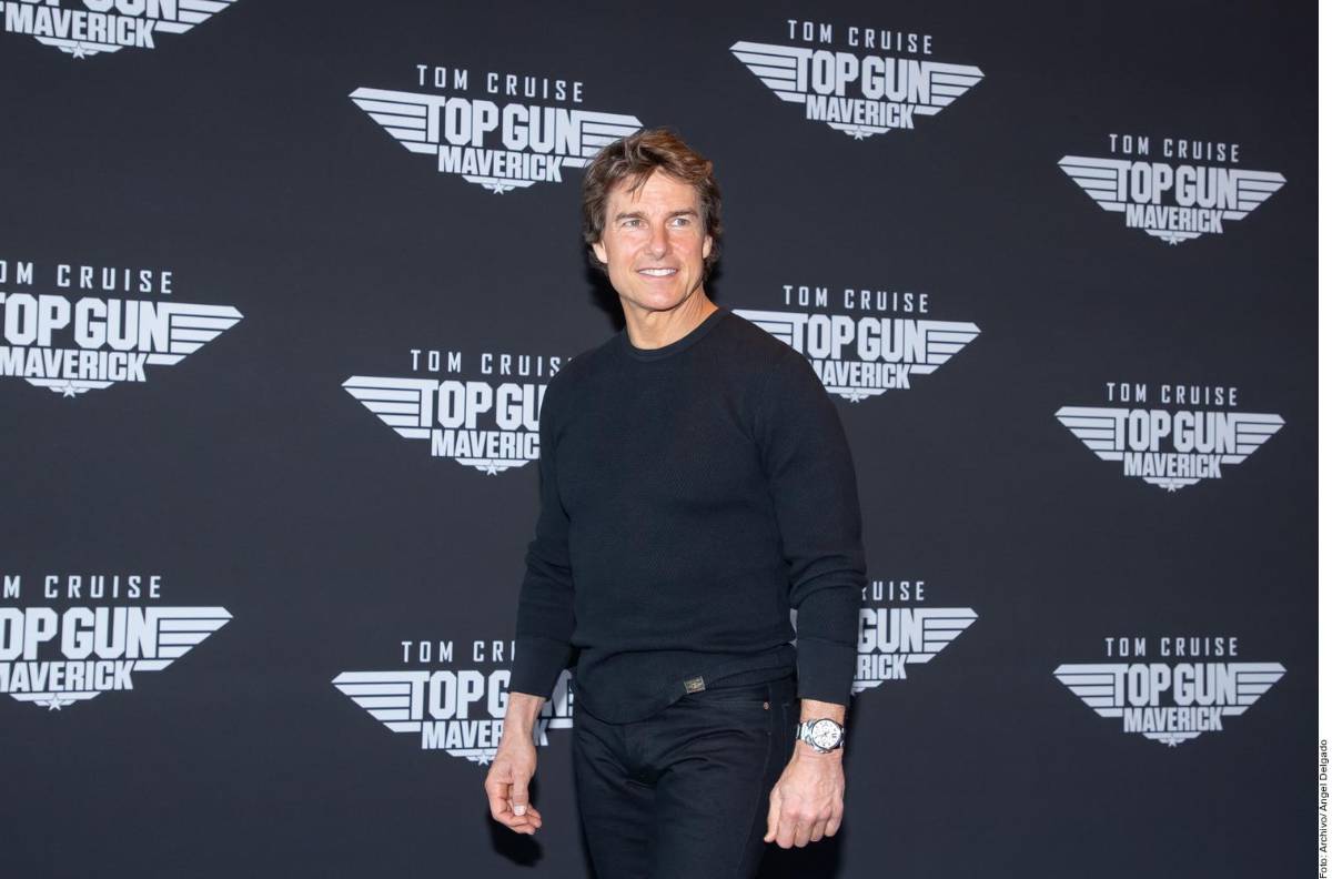 VIDEO: Tom Cruise hace salto extremo para celebrar el éxito de ‘Top Gun’