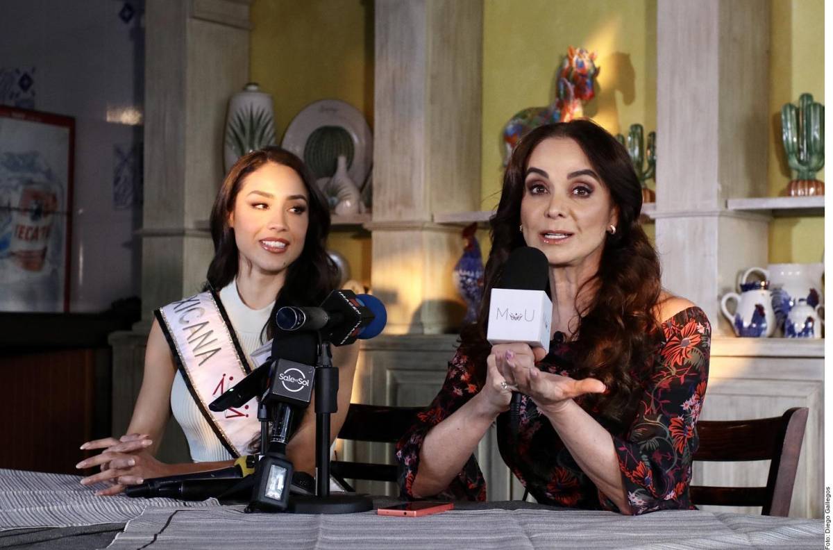Lupita Jones (der.) dice que Irma Miranda (izq.), representante de México, hizo un muy buen trabajo en Miss Universo.