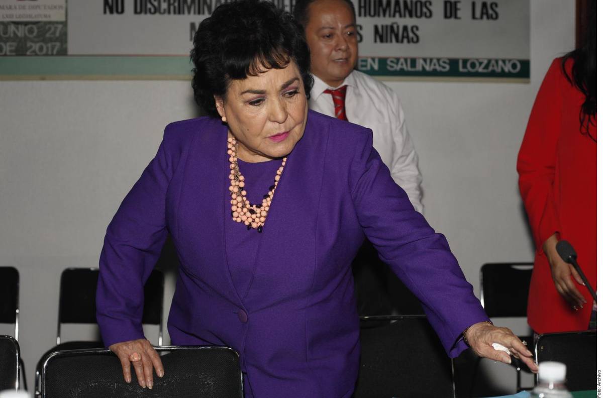 Intentan ‘hackear’ el celular de Carmen Salinas