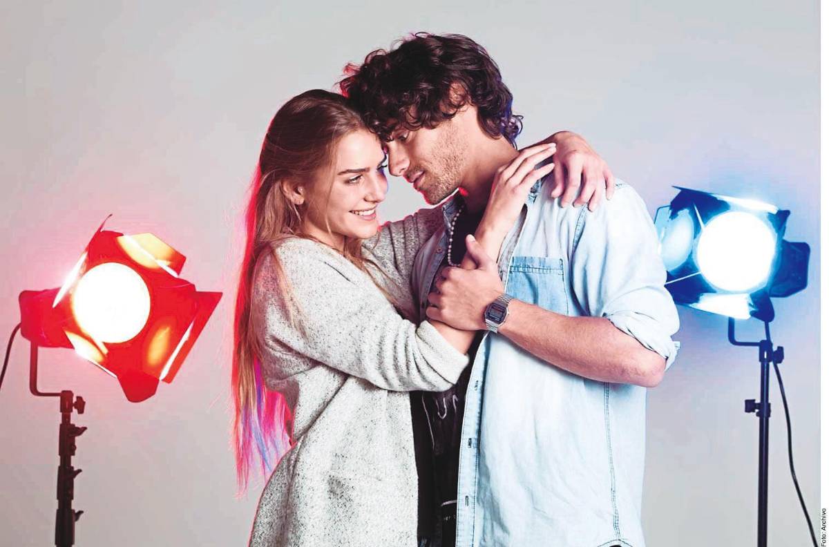 Mueven a parejashilos invisibles