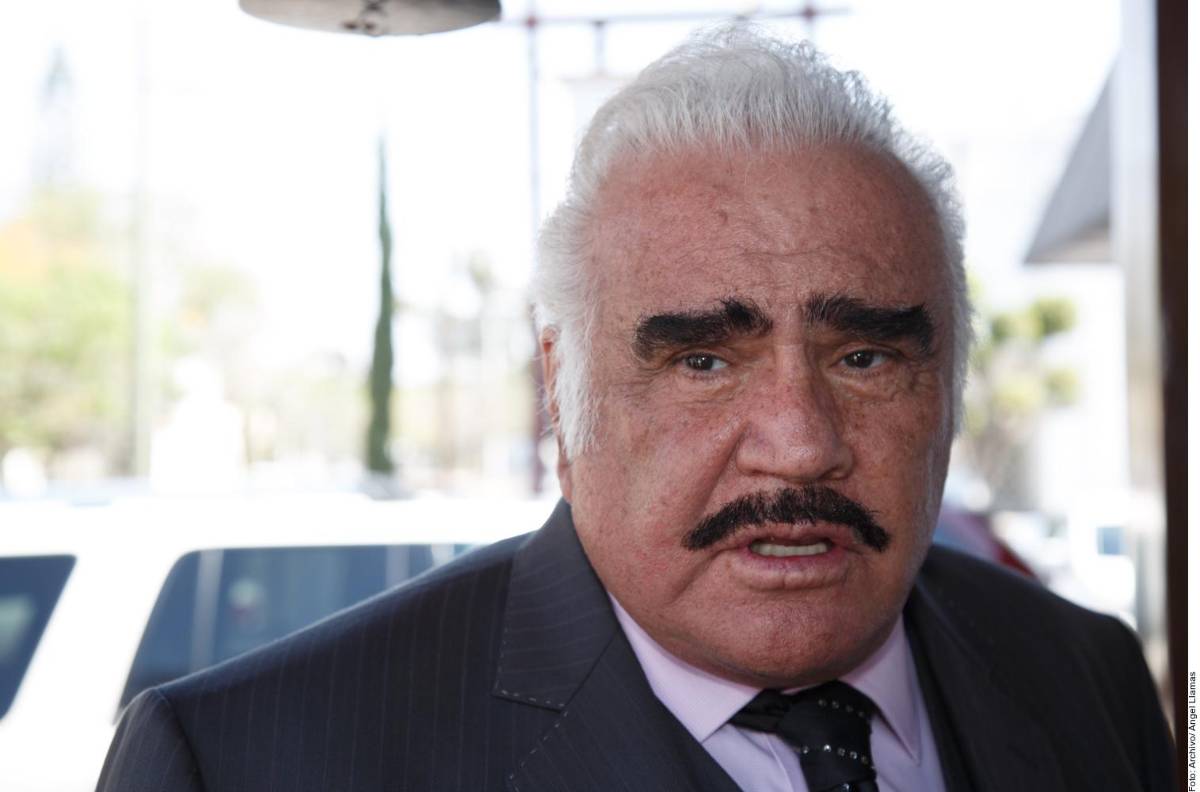 Vicente Fernández salió de terapia intensiva el 26 de octubre.