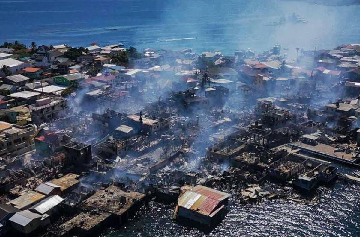 El BCIE dona 500.000 dólares para afectados por incendio en isla de Honduras