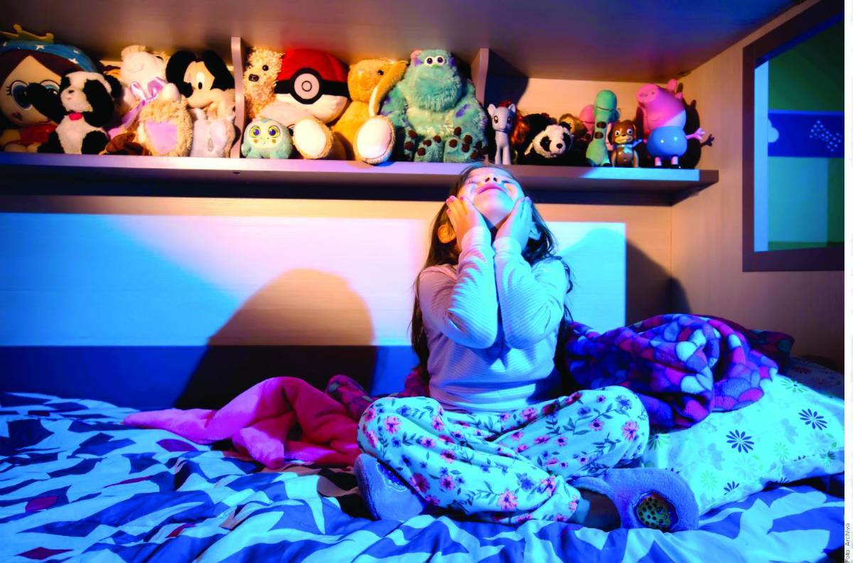 Descubra por qué su hijo se sigue haciendo pipí en la cama