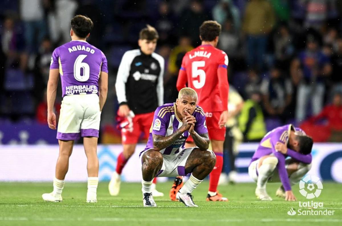 El sufrimiento del Valladolid por el descenso a Segunda División.