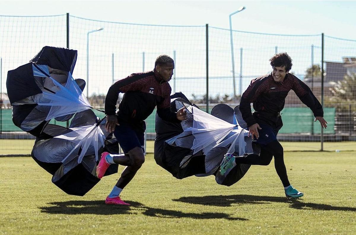 Romell Quioto en uno de los entrenamientos con el Tractor SC.