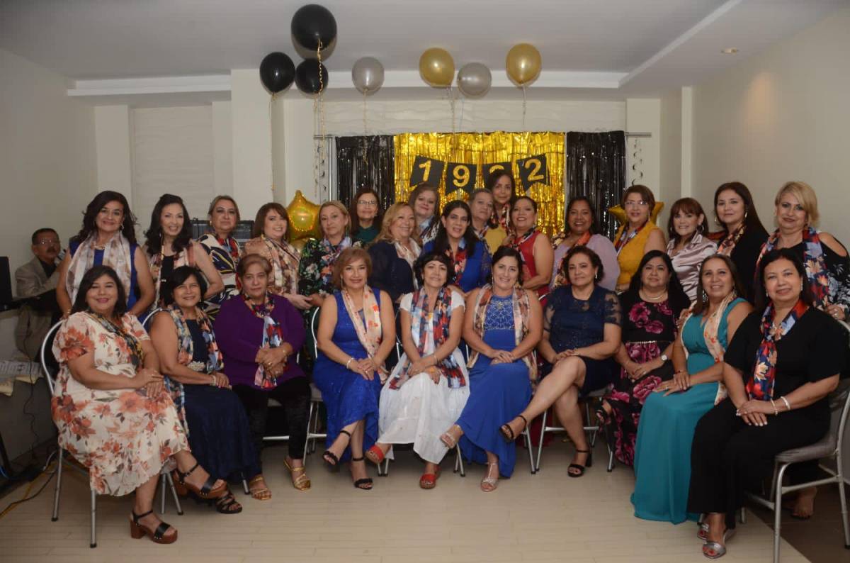 Ex alumnas del Acasula celebran fraterno reencuentro