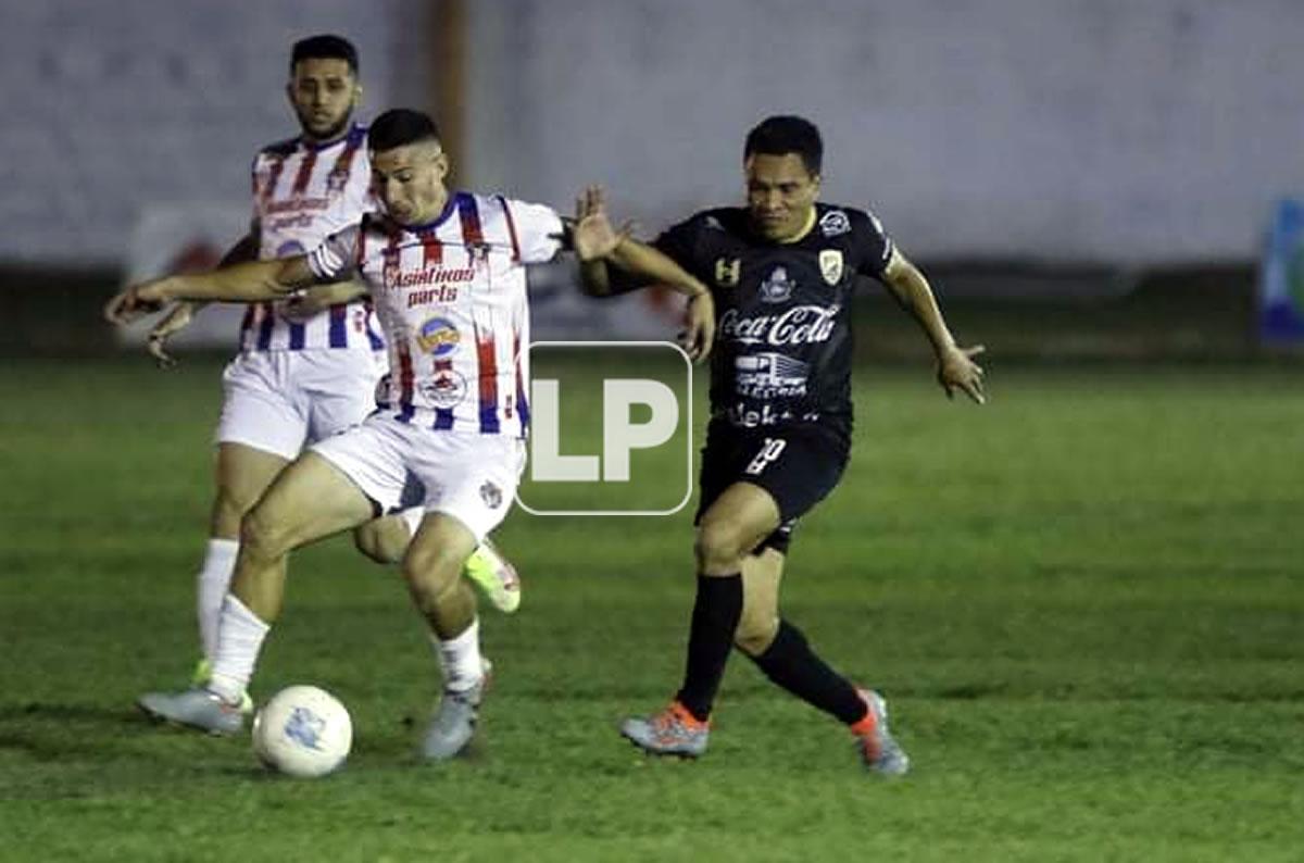 ‘Rambo‘ de León jugó de titular con el San Juan frente al Real Juventud.