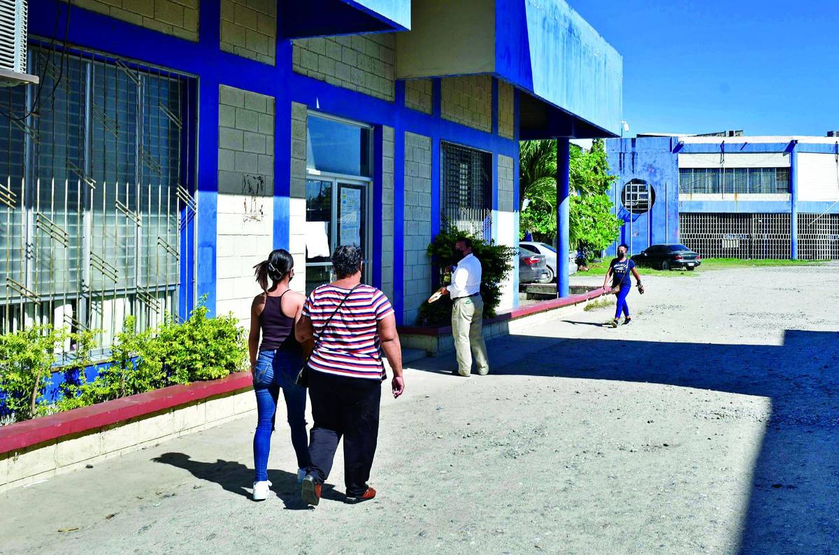 Matrícula disfrazada cobran en escuelas y colegios de San Pedro Sula