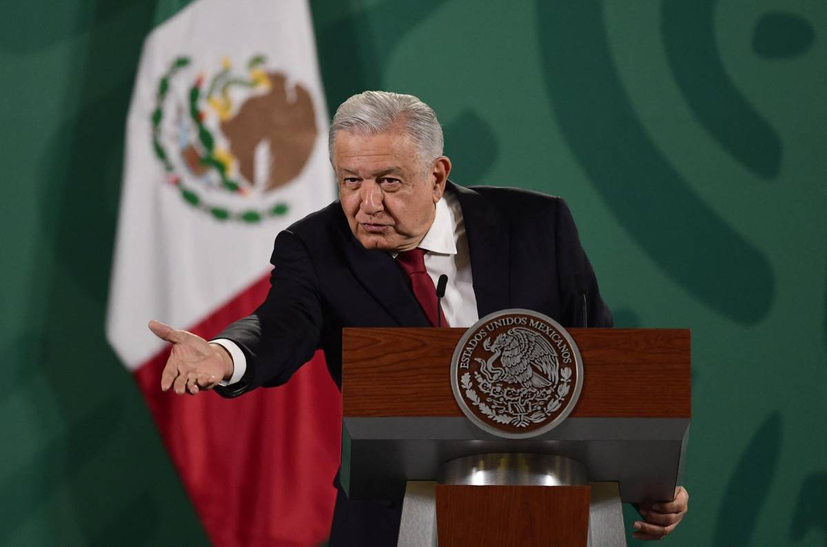 López Obrador arremete contra exdirector de Pemex por comer en lujoso restaurante