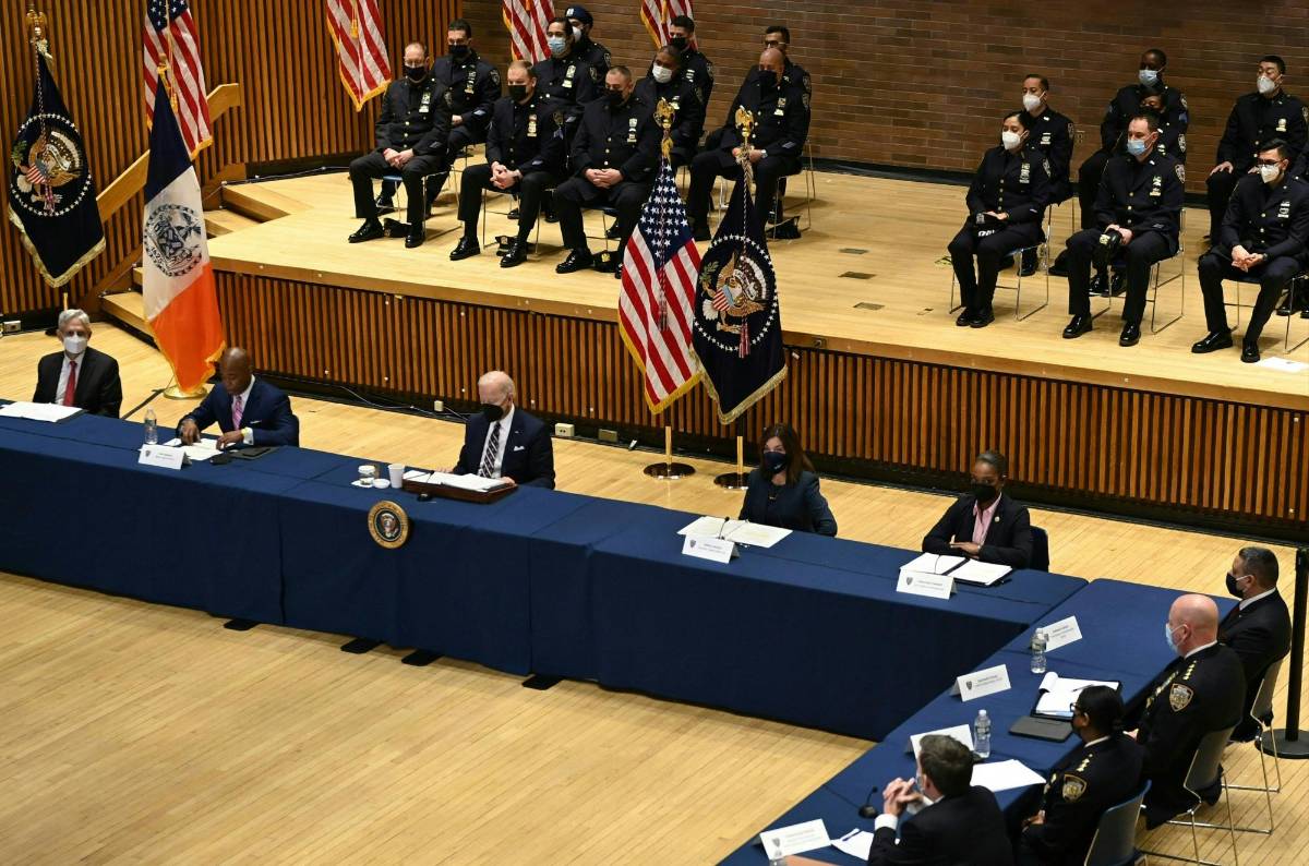 Biden promete más medidas ante el repunte de la violencia armada en EEUU