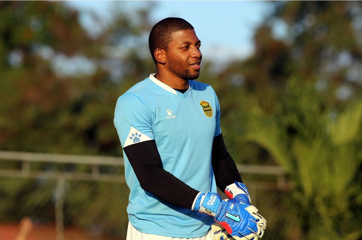 ‘Buba‘ López ha recibido cuatro goles en la racha triunfal aurinegra y mantuvo su arco en cero en seis partidos.