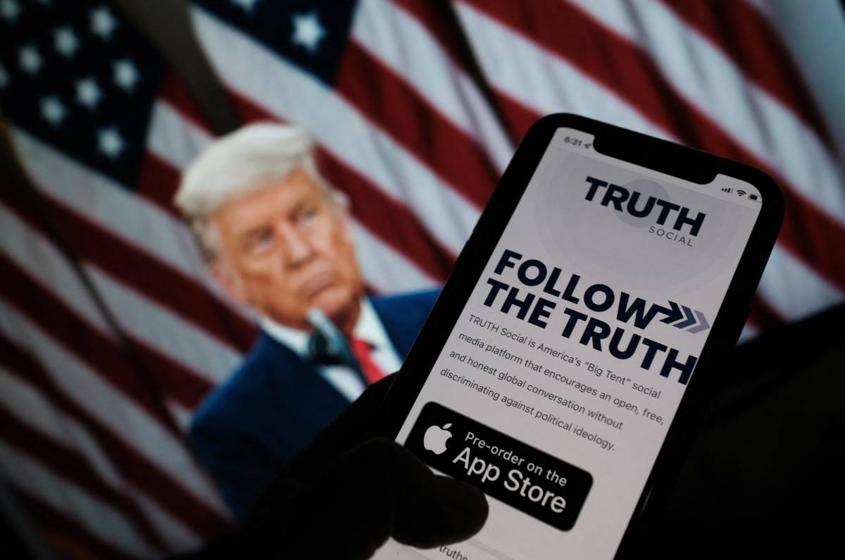 Trump lanza su propia red social, “Truth Social”, para competir con Twitter
