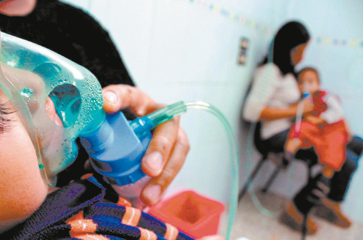 Médicos exhortan a Salud a vacunar contra la tos ferina