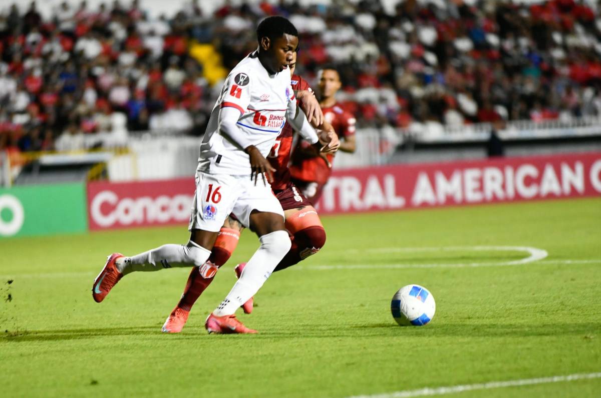 El baile de Olimpia a Estelí, festejos en el Nacional y el oso del Real España