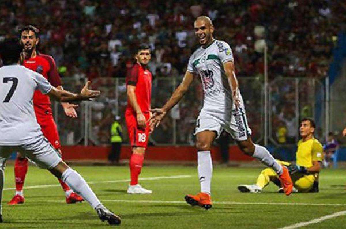 Eddie Hernández marcó tres goles en 13 partidos cuando jugó en el equipo iraní, luego regresó a Honduras.