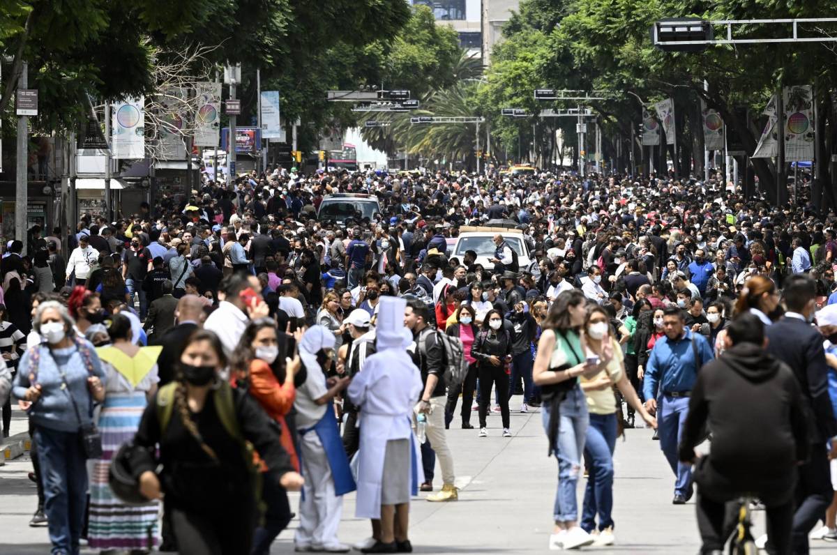 Sismo de 7,4 grados sacude al centro de México en el aniversario de dos fatales terremoto