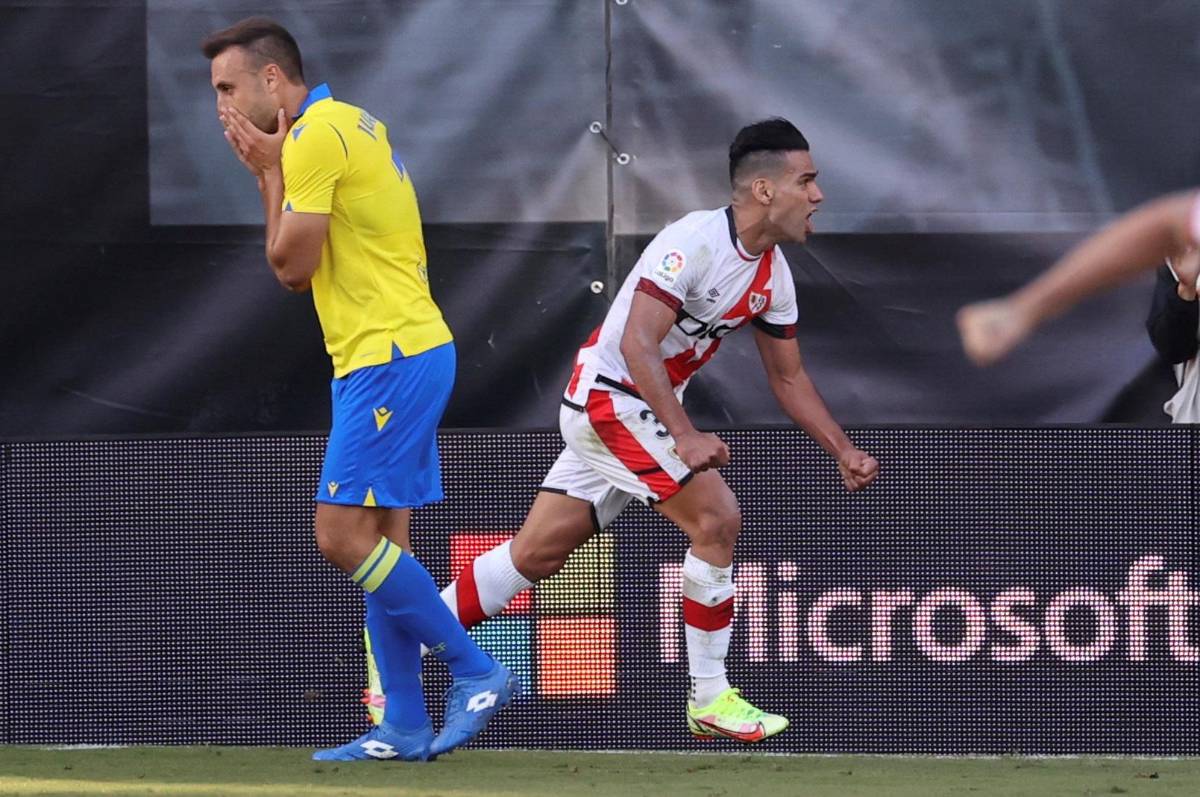 El Rayo Vallecano con Falcao de figura se bajó al Cádiz del Choco Lozano