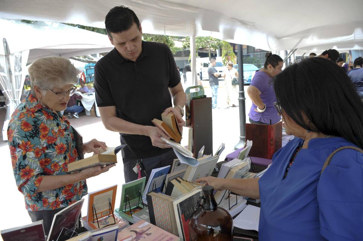 España celebra la X Feria del Libro en Honduras para fomentar la lectura
