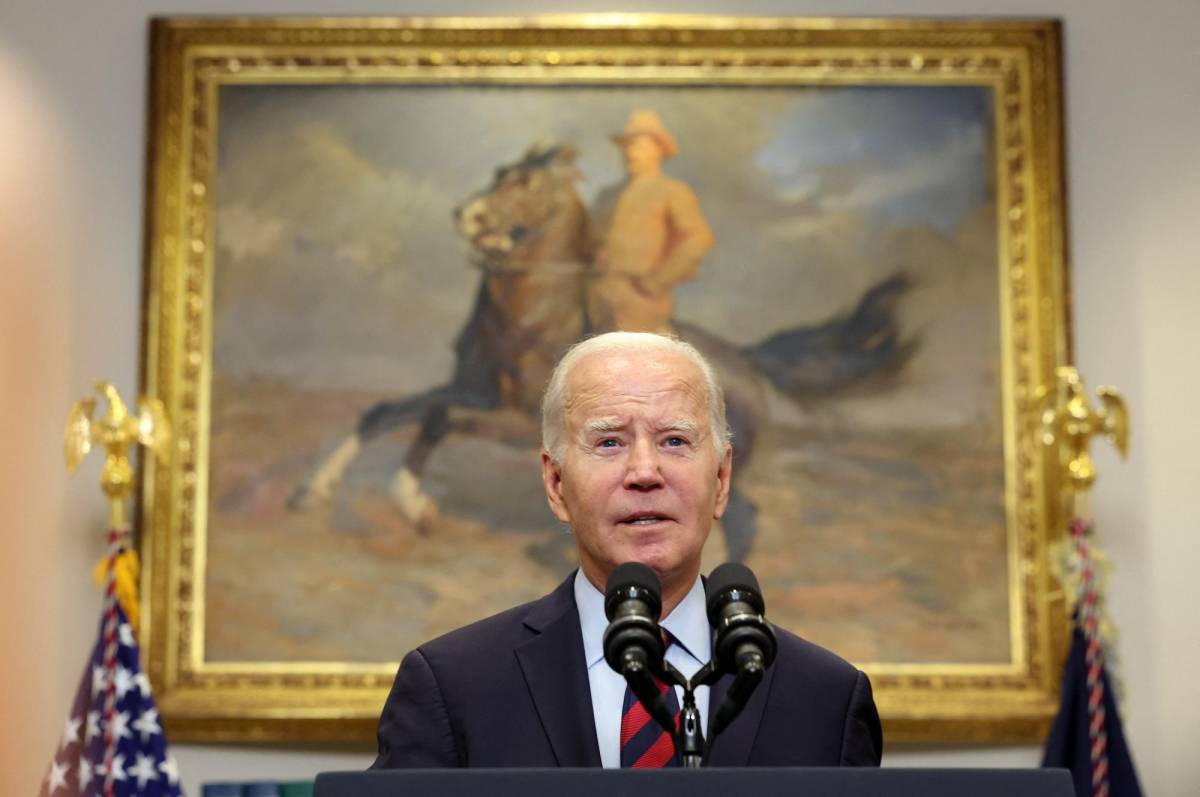 El Gobierno de Biden condona la deuda estudiantil a 125,000 personas