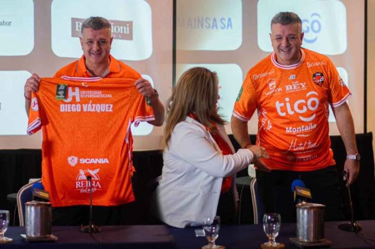 Silvia Bolaños fue la encargada de realizar la presentación de Diego Vázquez en el Puntarenas y ella misma lo cesó.