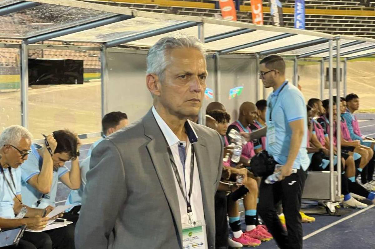 Reinaldo Rueda durante el partido ante Jamaica en Kingston.