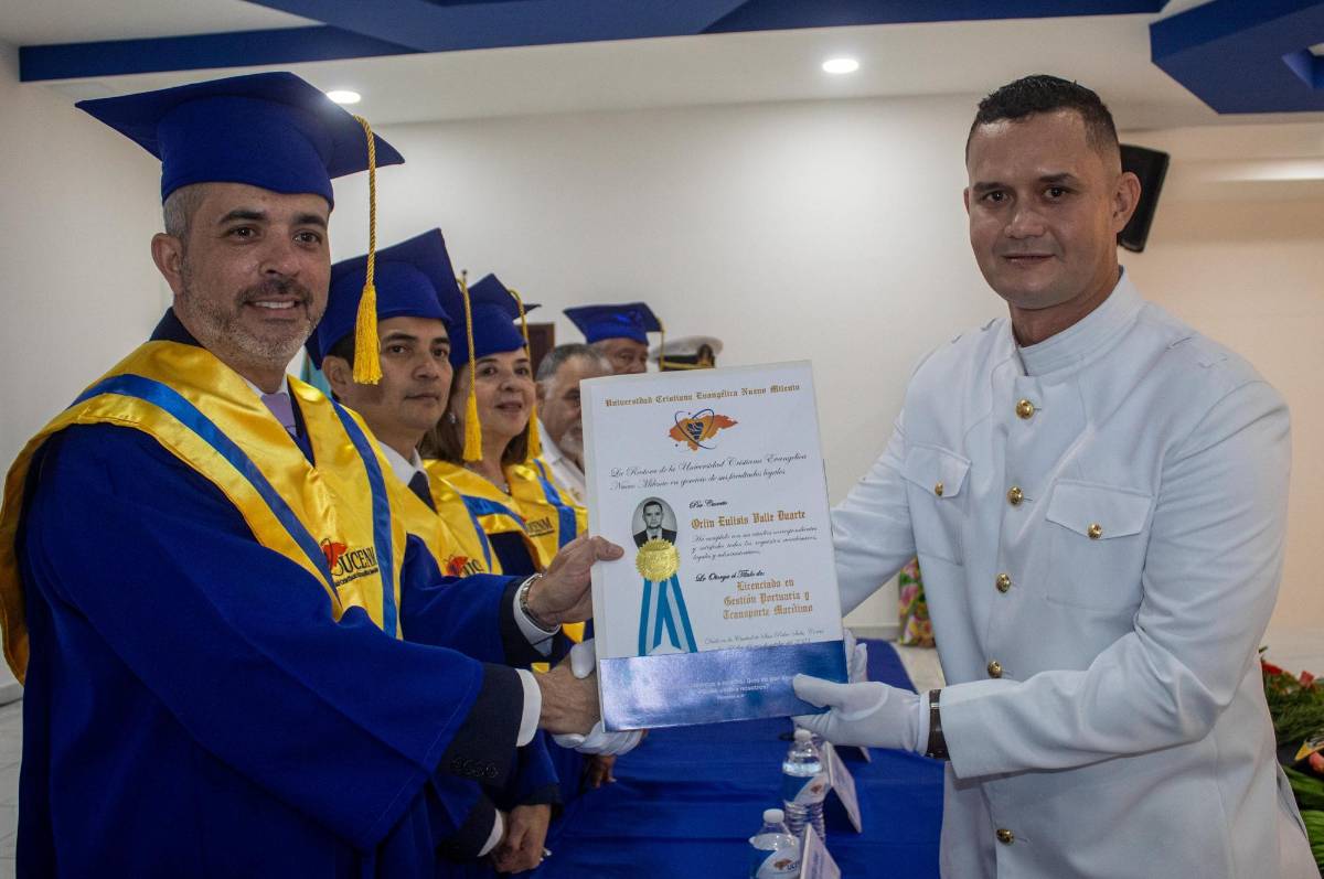 Ucenm gradúa a siete nuevos licenciados en Gestión Portuaria y Transporte Marítimo