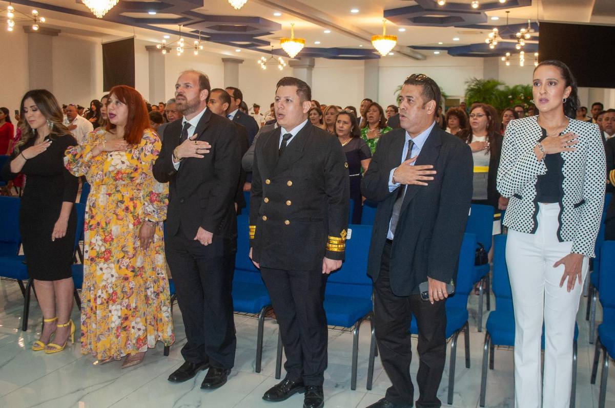 Ucenm gradúa a siete nuevos licenciados en Gestión Portuaria y Transporte Marítimo