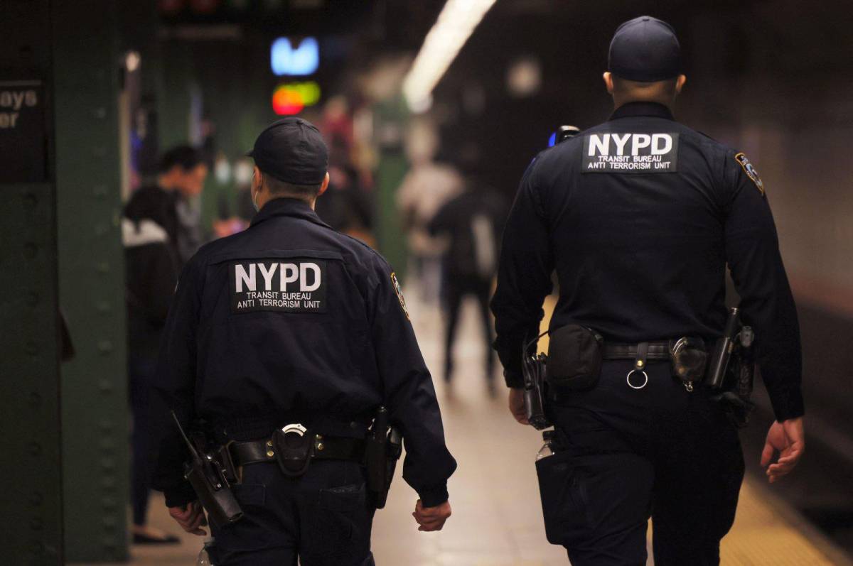 Despliegan policía y guardia nacional en metro de Nueva York para combatir inseguridad