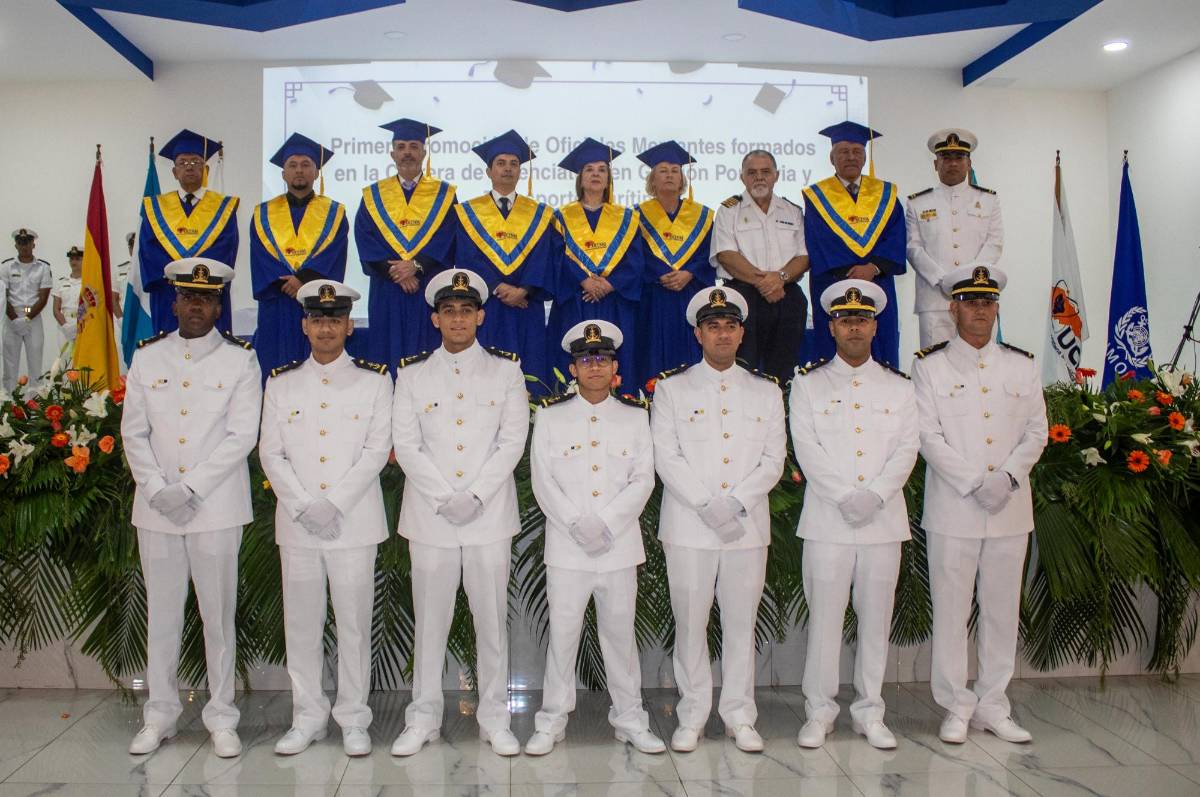 Ucenm gradúa a siete nuevos licenciados en Gestión Portuaria y Transporte Marítimo