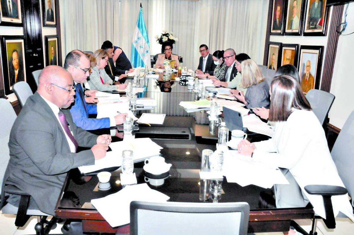 Intención de Libre de controlar salas violenta la Constitución