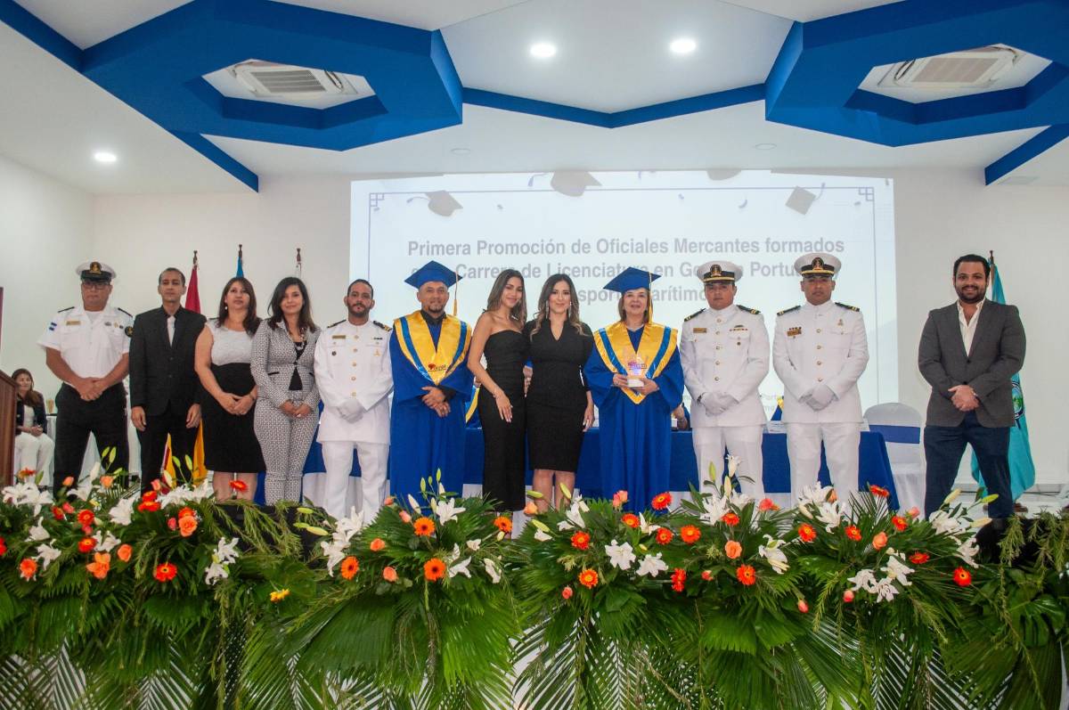 Ucenm gradúa a siete nuevos licenciados en Gestión Portuaria y Transporte Marítimo