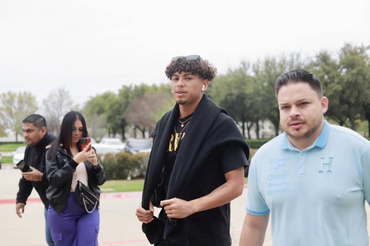 David Ruiz en el momento que se unía a la concentración de la selección de Honduras.