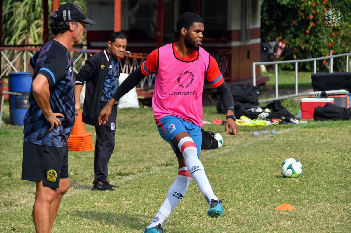 Elvin Casildo ya está recuperado para volver a jugar con el Olimpia.