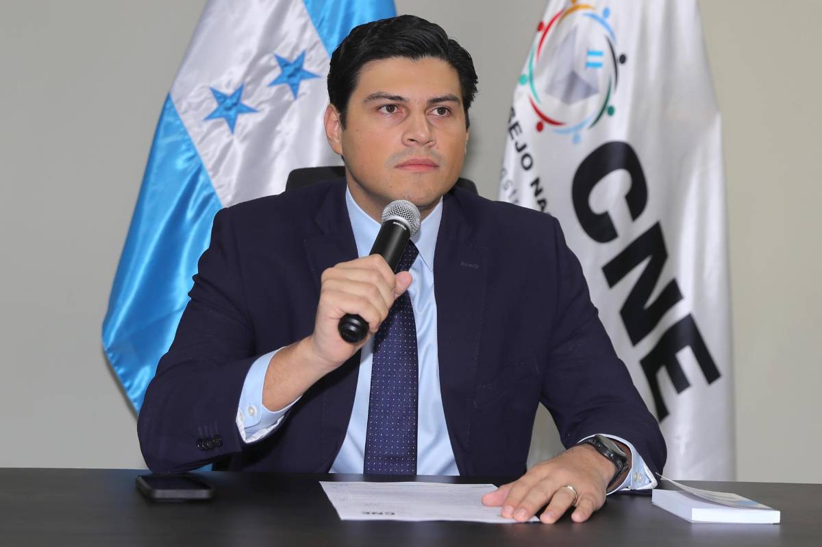 Tomás Zambrano carga contra Mel Zelaya por declaración en asamblea de Libre