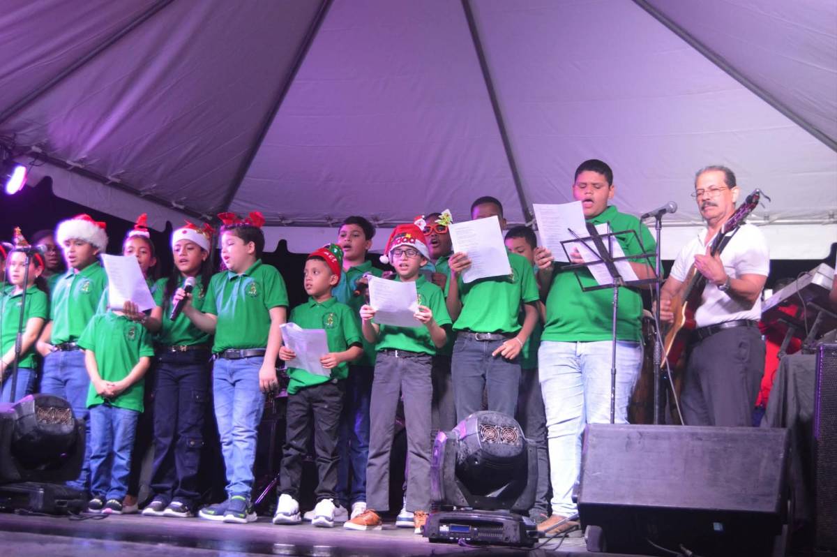 La Ceiba se viste de magia con la inauguración de la Villa Navideña