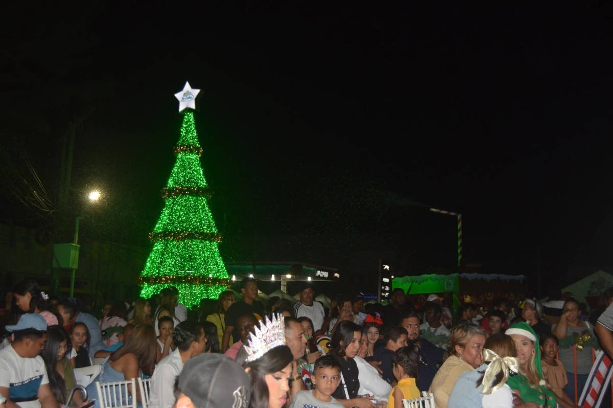 La Ceiba se viste de magia con la inauguración de la Villa Navideña