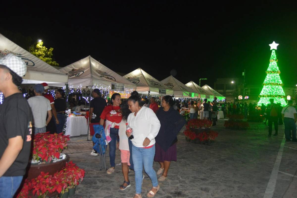 La Ceiba se viste de magia con la inauguración de la Villa Navideña