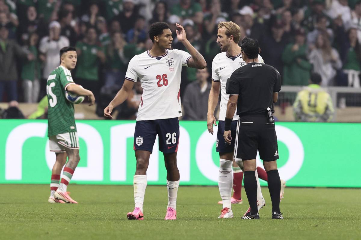 México se quiebra tras eliminación, llanto de Ochoa y 'Aztecazo' de Inglaterra
