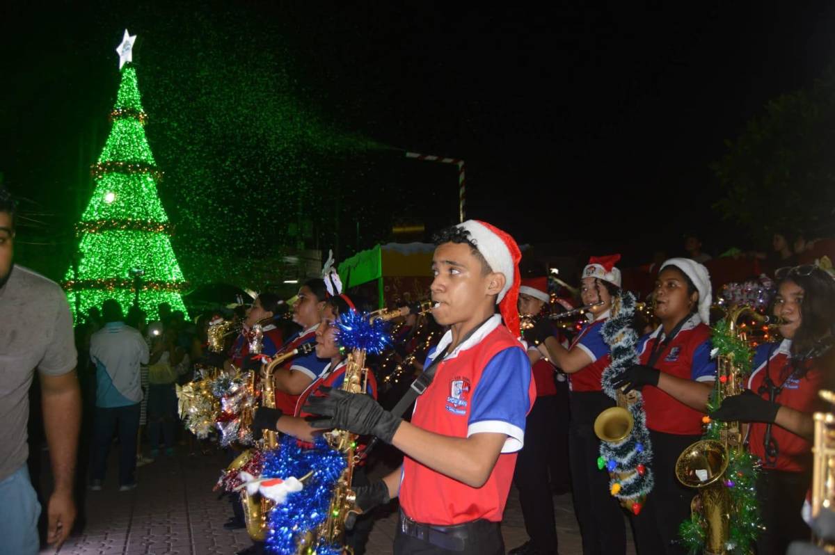 La Ceiba se viste de magia con la inauguración de la Villa Navideña