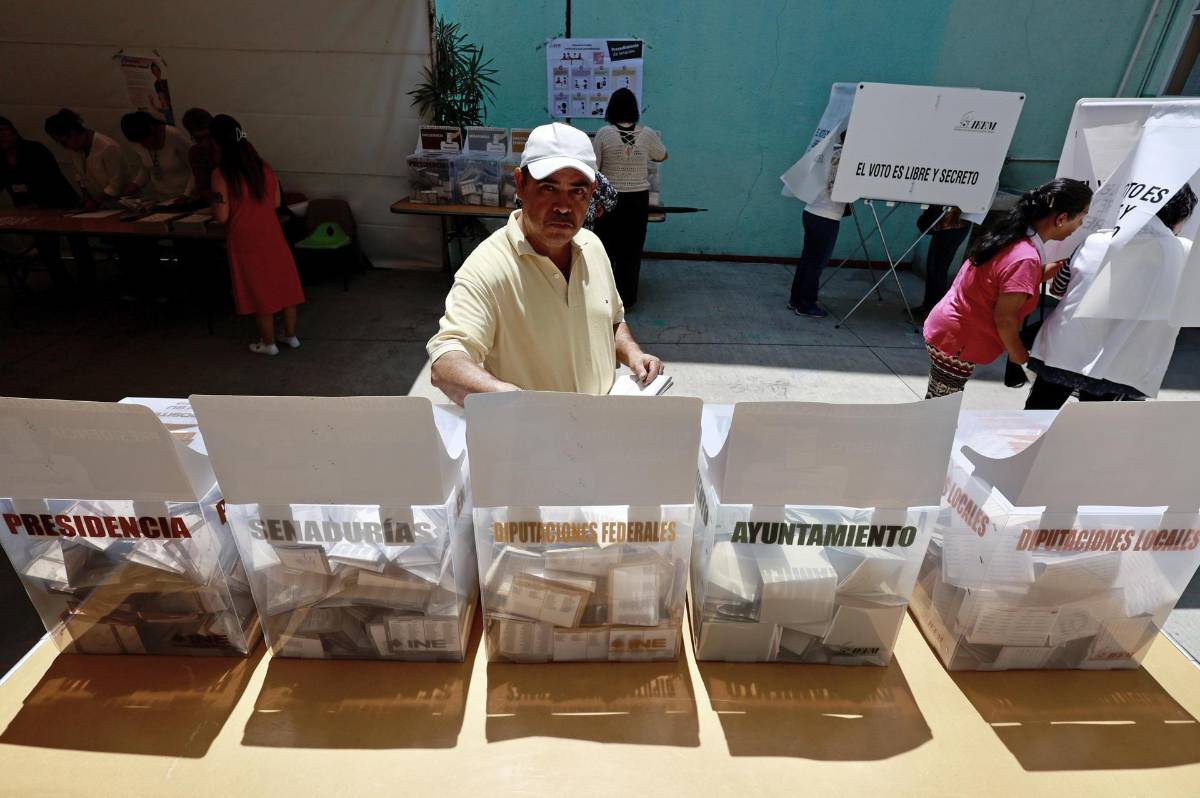 Miles de mexicanos se quedan sin poder votar en EEUU