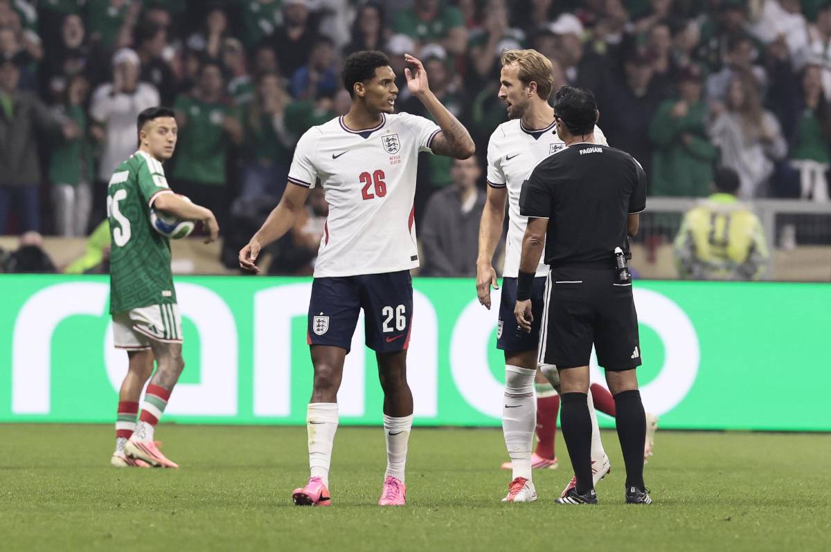 FIFA no perdona: Castiga a Inglaterra y México tras lo ocurrido en el Azteca