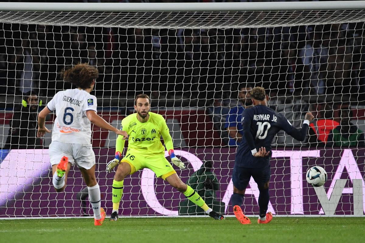 El momento del gol de Neymar para darle el triunfo al PSG.