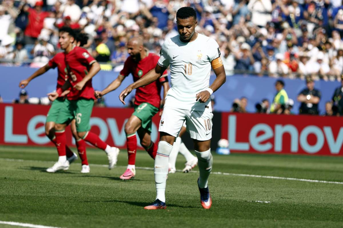 Mbappé preocupa a Francia, polémico penal, dardo a Infantino y tristeza de Marruecos