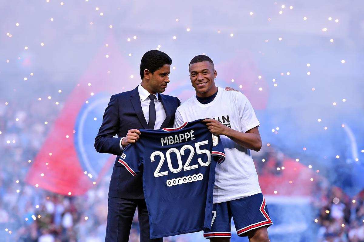 Mbappé tiene contrato hasta el 30 de junio y desde el 1 de enero es libre según la normativa en vigor para firmar con el club que decida de cara al próximo curso.