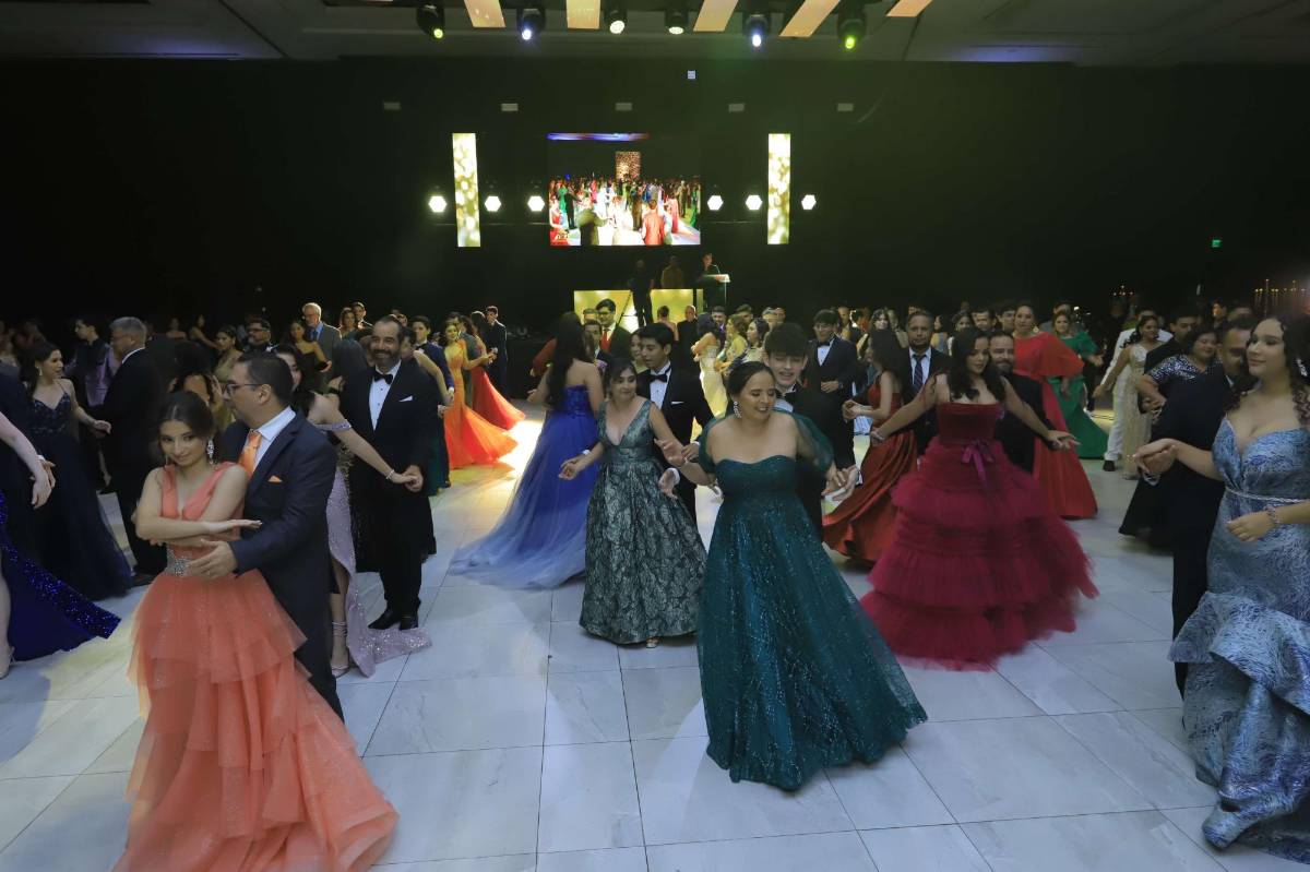 Seniors de la Freedom celebran con efusivad  y buen porte