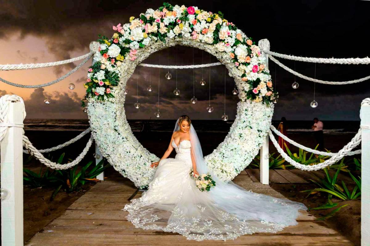 Roberto y Carlota sellan su amor con un romántico matrimonio